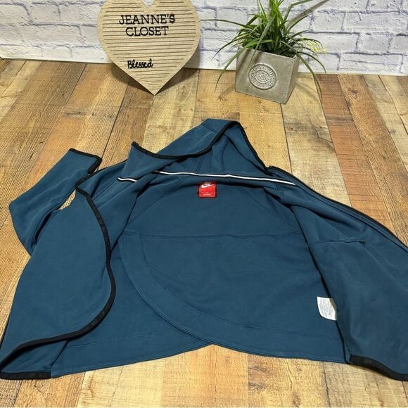Nike Tech Butterfly Women's Hoodie Size Medium  (617358-483) Teal Blue Green - Picture 10 of 16
